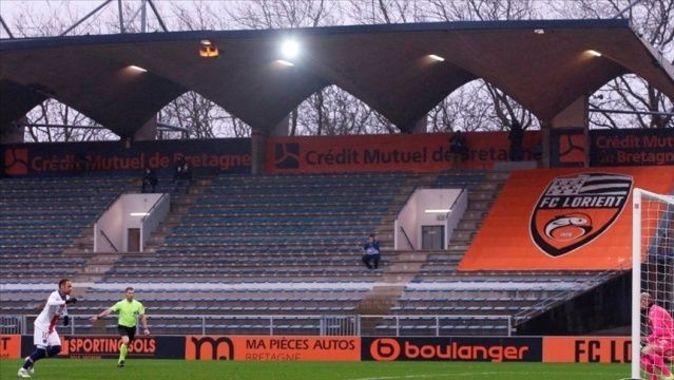 Ligue 1&#039;in zirvesindeki PSG 7 maç sonra yenildi