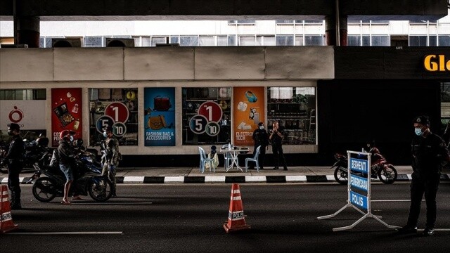 Malezyalılar yeniden uygulamaya giren sokağa çıkma yasağına alışmaya çalışıyor