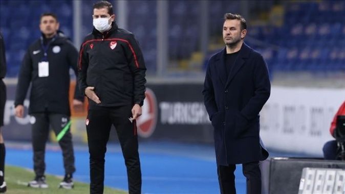 Medipol Başakşehir Teknik Direktörü Buruk&#039;tan İrfan Can Kahveci transferi için açıklama