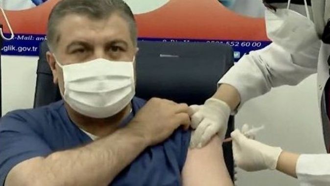 Sağlık Bakanı Koca aşı oldu