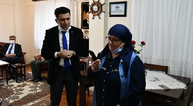 Süleyman Soylu, şehit öğretmen Şenay Aybüke Yalçın&#039;ın ailesiyle görüştü