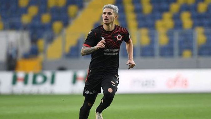 Trabzonspor, Berat Özdemir ile 4,5 yıllık anlaşma sağladı