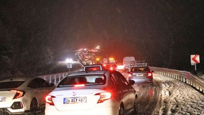 Zonguldak-İstanbul Kara yolunda kar engeli