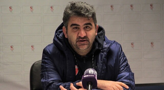 Ankaraspor Teknik Direktörü Ümit Özat: Kaleciye hızlı ol diyen bir hakemi ilk defa görüyorum