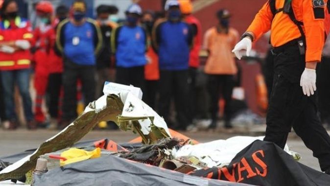 Endonezya: Yolcu uçağının düşüşüne arızalı otomatik gaz kelebeği yol açmış olabilir