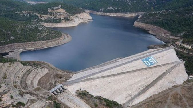 İzmir’de doluluk oranı yüzde 100’e ulaşan barajlarda tahliye işlemi