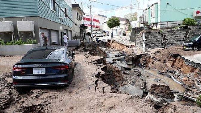 Japonya’yı vuran 7.3 şiddetindeki deprem