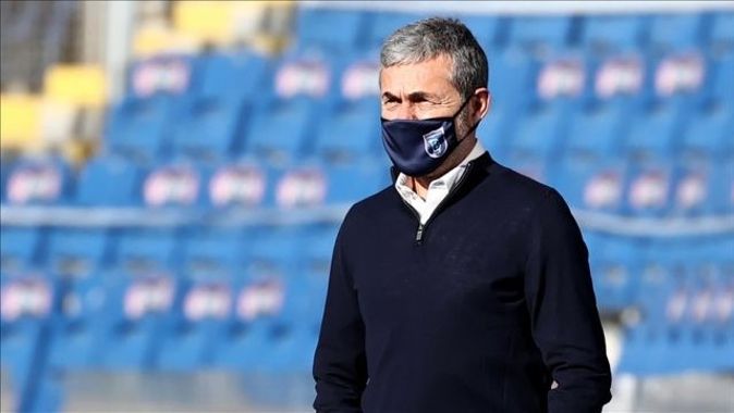 Medipol Başakşehir Teknik Direktörü Kocaman: Bize nefes aldıracak bir galibiyetin hasreti biraz daha uzadı