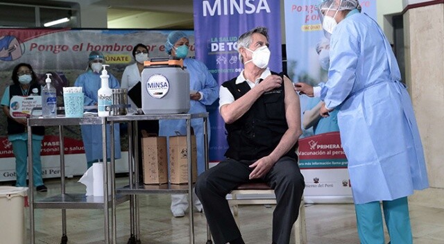 Peru Devlet Başkanı Sagasti Covid-19 aşısı oldu