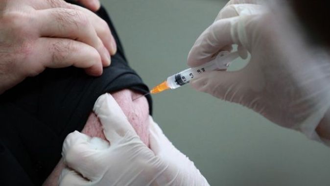 Polonya, iki doz Covid-19 aşısı olanları karantinadan muaf tuttu
