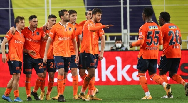 Son şampiyon Başakşehir, ligde tutunma mücadelesi veriyor