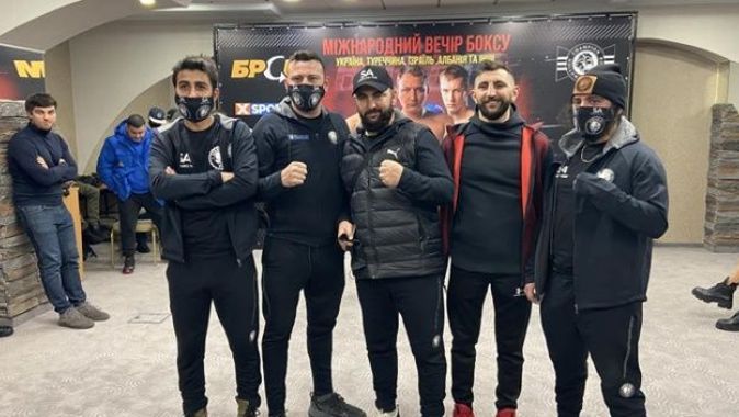 Türk boksörün rakibi korona virüse yakalandı maç ertelendi