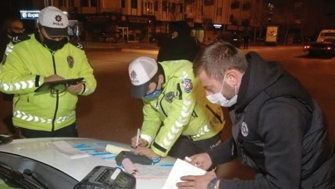Alkollü sürücüye bin 339 lira ceza kesilerek ehliyetine el konuldu