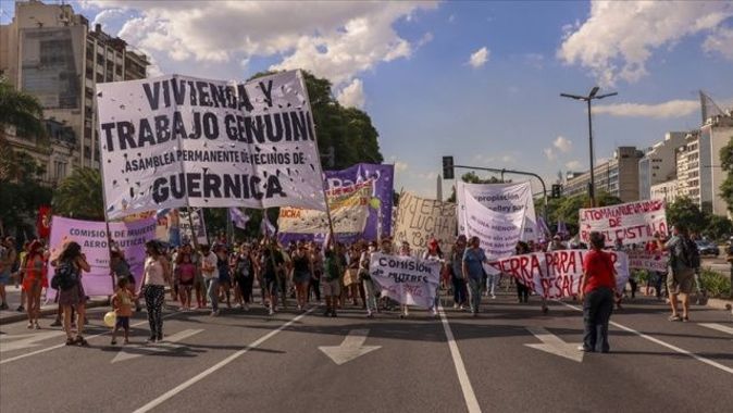 Arjantin ve Şili&#039;de 8 Mart Dünya Kadınlar Günü yürüyüşü düzenlendi