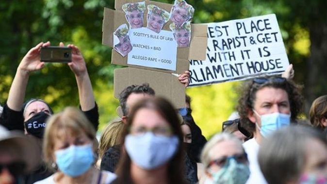 Avustralya’da on binlerce kişi kadına yönelik şiddet ve cinsel istismarı protesto etti