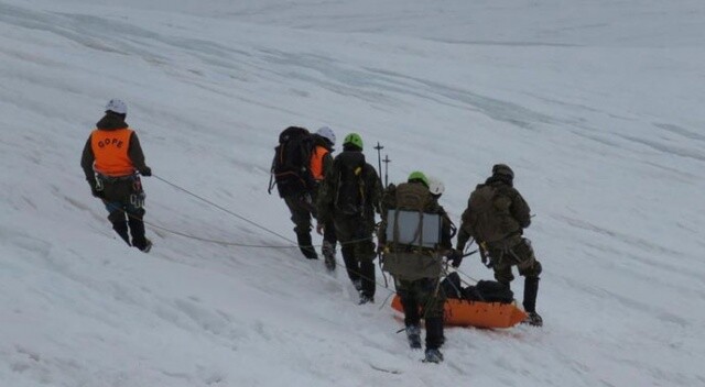 Buzlar altında kalan 2 askerin kalıntılarına 40 yıl sonra ulaşıldı