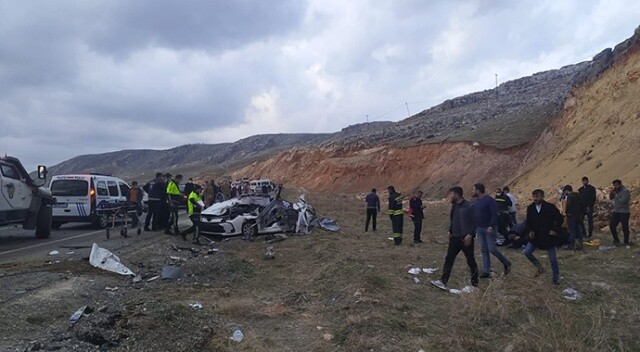 Diyarbakır&#039;da katliam gibi kaza: 2&#039;si çocuk 5 ölü, 4 yaralı