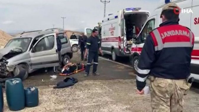 Elazığ’da trafik kazası: 4’ü çocuk 8 yaralı