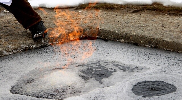 Erzurum’daki yanan su görenleri şaşkına çeviriyor