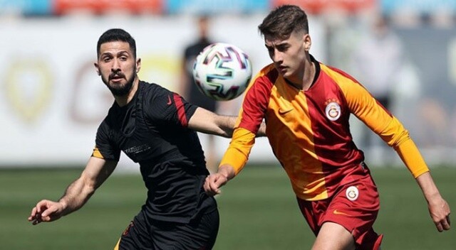 Galatasaray, U19 takımıyla antrenman maçı yaptı