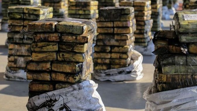 Güney Afrika&#039;da bir gemide yaklaşık 1 ton kokain ele geçirildi