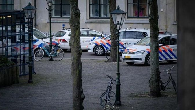 Hollanda Parlamentosu&#039;ndaki bomba ihbarı asılsız çıktı