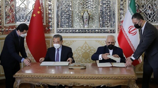 İran&#039;da Çin ile imzalanan iş birliği anlaşması protesto edildi