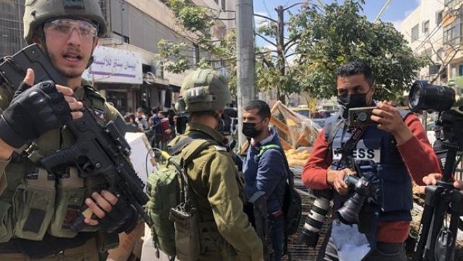 İsrail güçleri, Filistinli protestoculara saldırdı