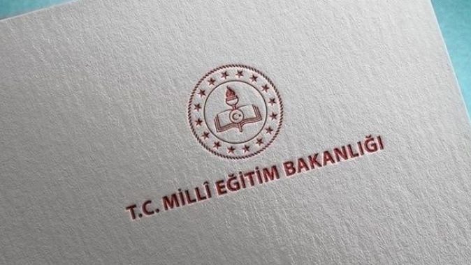 İzmir&#039;de başörtülü öğrenciyi okula almadığı iddia edilen ilkokul yöneticisi ve öğretmen açığa alındı