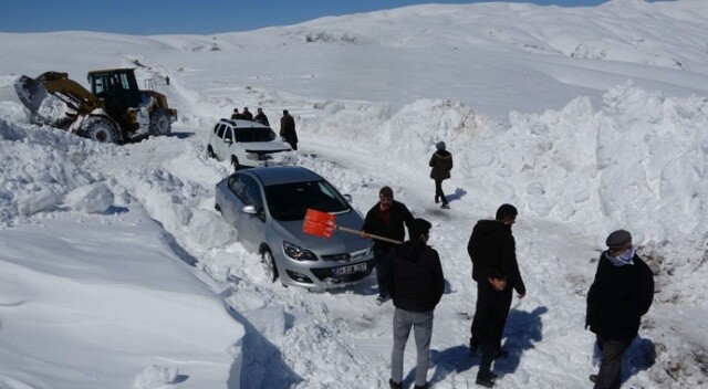 Muş&#039;ta kar ve tipi nedeniyle araçlarında mahsur kalan 45 kişi kurtarıldı