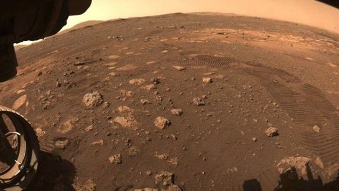 Perseverance keşif aracı Mars&#039;ta ilk sürüşünü gerçekleştirdi