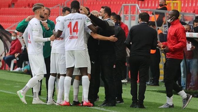 Sivasspor&#039;da futbolculara 4 gün izin verildi