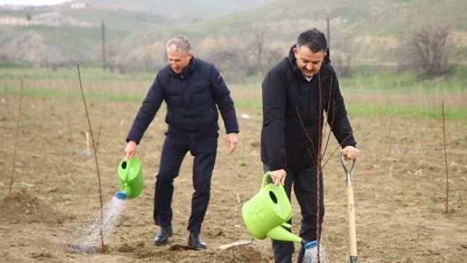 Tarım ve Orman Bakanı Pakdemirli, Azerbaycan’da Ermenistan işgalinden kurtarılan bölgeleri ziyaret etti