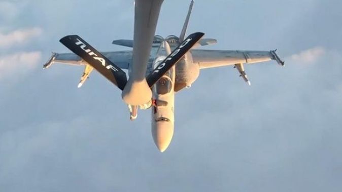 TSK, ABD savaş uçaklarına uluslararası hava sahasında yakıt ikmali yaptı