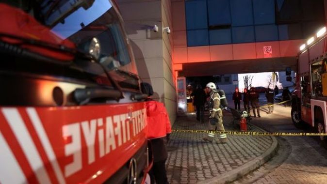 Zeynep Kamil Hastanesi&#039;nde çıkan yangın söndürüldü