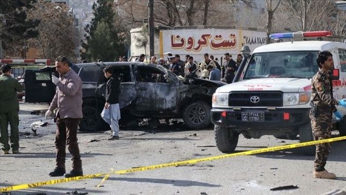 Afganistan&#039;da Taliban, askeri üsse bombalı ve silahlı saldırı düzenledi: 10 ölü