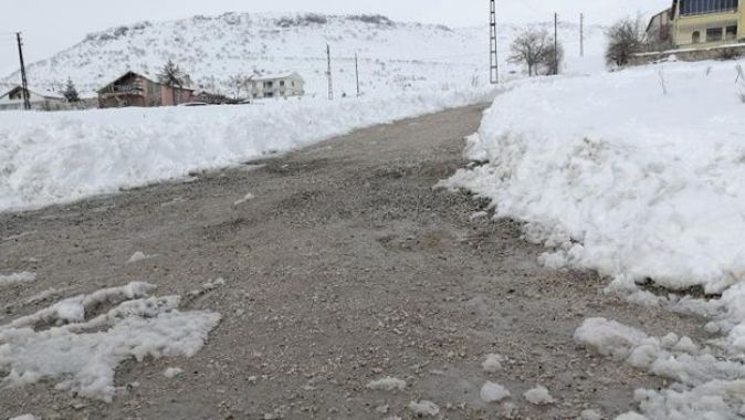 Aksaray’da kapanan köy yolları trafiğe açıldı