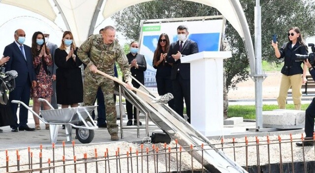 Azerbaycan Cumhurbaşkanı Aliyev, işgalden kurtarılan Zengilan&#039;da yeni havalimanının temelini attı