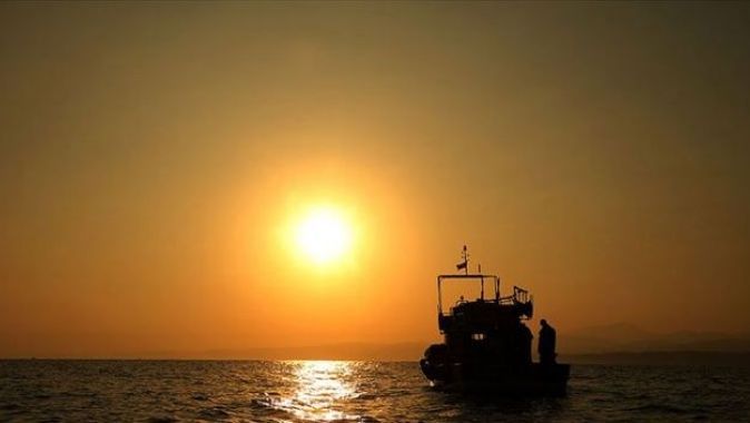 Bakan Pakdemirli: Balıkçılık av sezonu bu gece sona eriyor