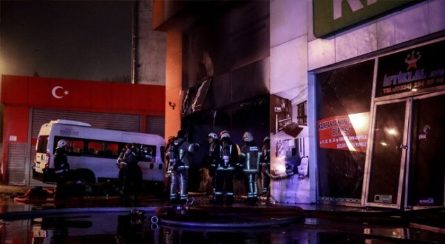 Bursa&#039;da 2 katlı mobilya dükkanında yangın