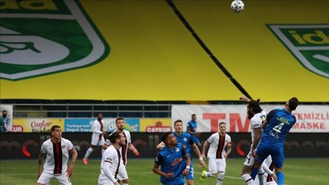 Çaykur Rizespor - Fatih Karagümrük maçında gol sesi çıkmadı
