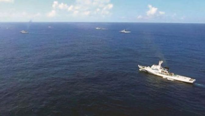 Çin&#039;e ait iki gemi Doğu Çin Denizi&#039;nde Japonya kara sularına girdi