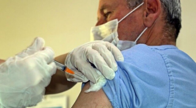 Covid-19 ilk doz aşıyı olduktan sonra virüse yakalananlara sil baştan aşı uygulaması