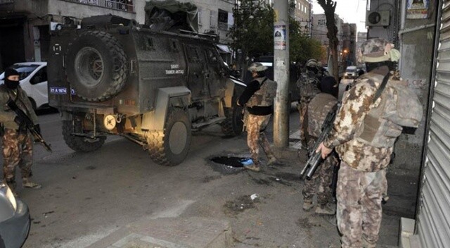 Diyarbakır’da terör operasyonu: Aralarında HDP&#039;li yöneticilerin de bulunduğu 11 şüpheli gözaltına alındı