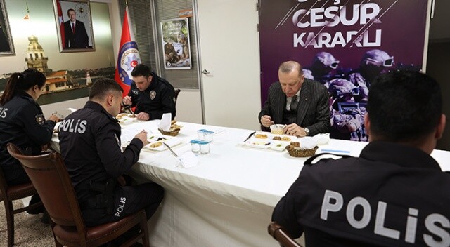 Erdoğan orucunu polislerle birlikte açtı