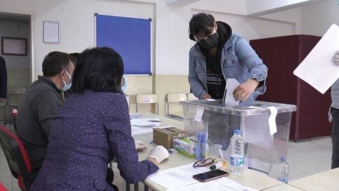 Eskişehir’de 3 bin Bulgaristan Türkü oylarını kullandı