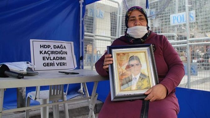 Evlat nöbetine katılan anne: Benim evladımı HDP kaçırmıştır