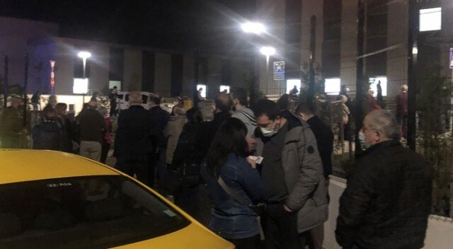 Fahrettin Koca duyurdu, Ankara&#039;da vatandaşlar aşı için sıraya girdi