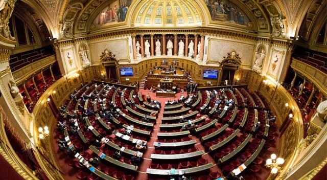 Fransız Senatosu &#039;ayrılıkçı&#039; yasa tasarısını onayladı