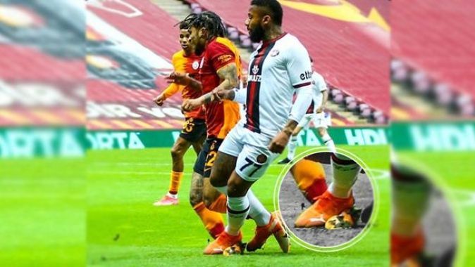 Galatasaray&#039;dan Yedlin-Lens paylaşımı: Yorumsuz!